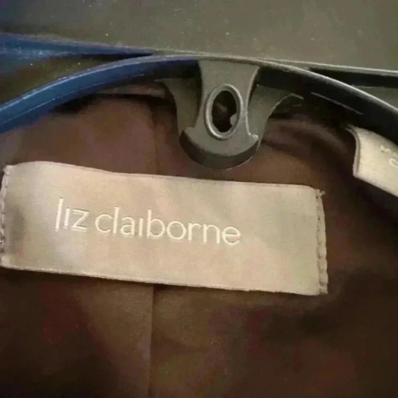 Liz Claiborne size large suede jacket‎ NWOT. Fully lined. Patch pockets, zipper. - Picture 6 of 11